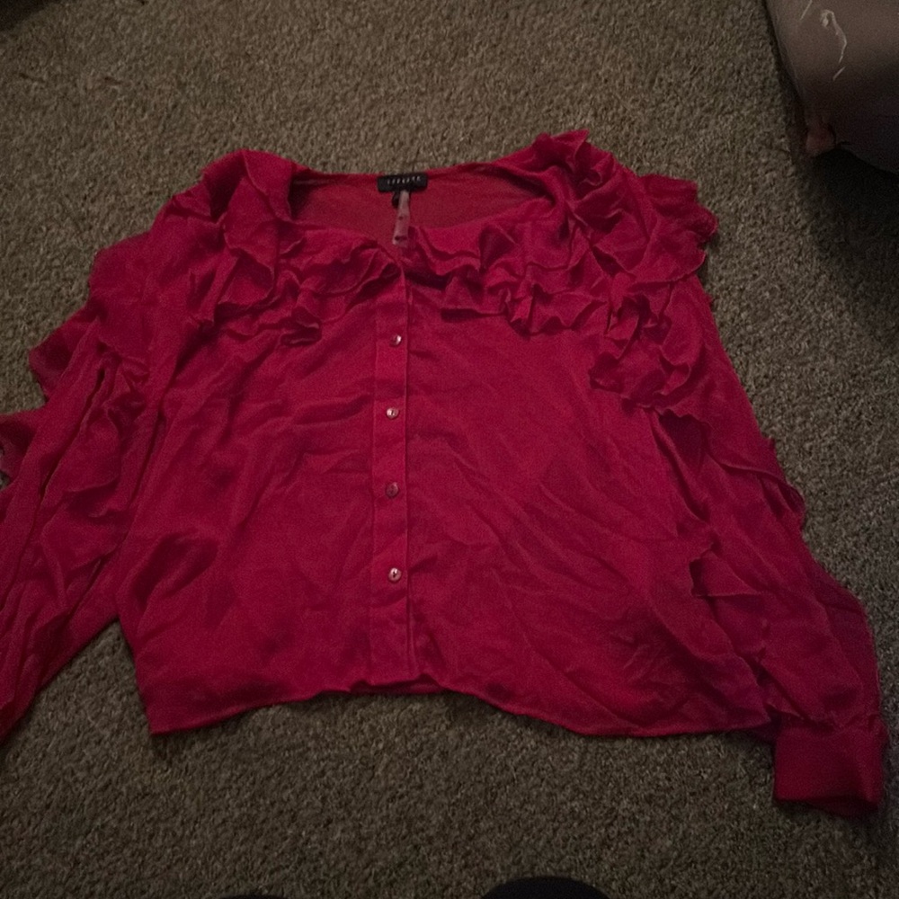 Ruffle top never been worn